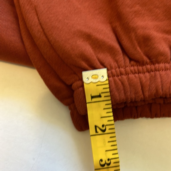 We wore what joggers - Picture 10 of 12